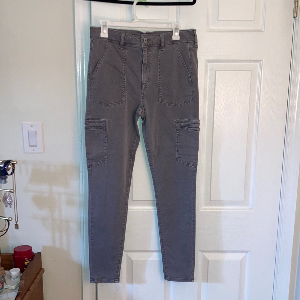 Gray American Eagle skinny jeans